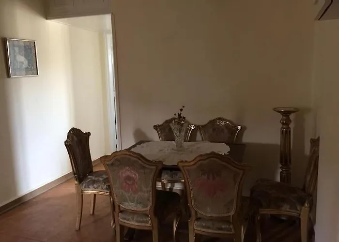 Cozy Apartment Near The Airport